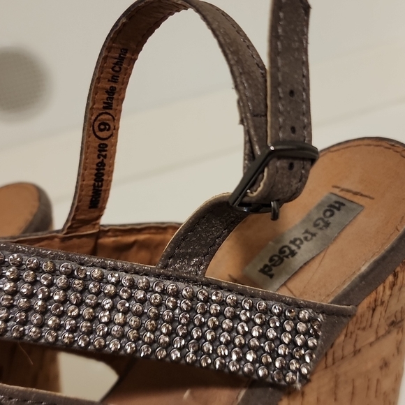 Not Rated Wedges - Picture 3 of 3